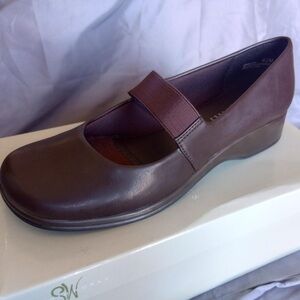NWT Vintage Brown Leather Mary Janes by Studioworks with Square Toe Box